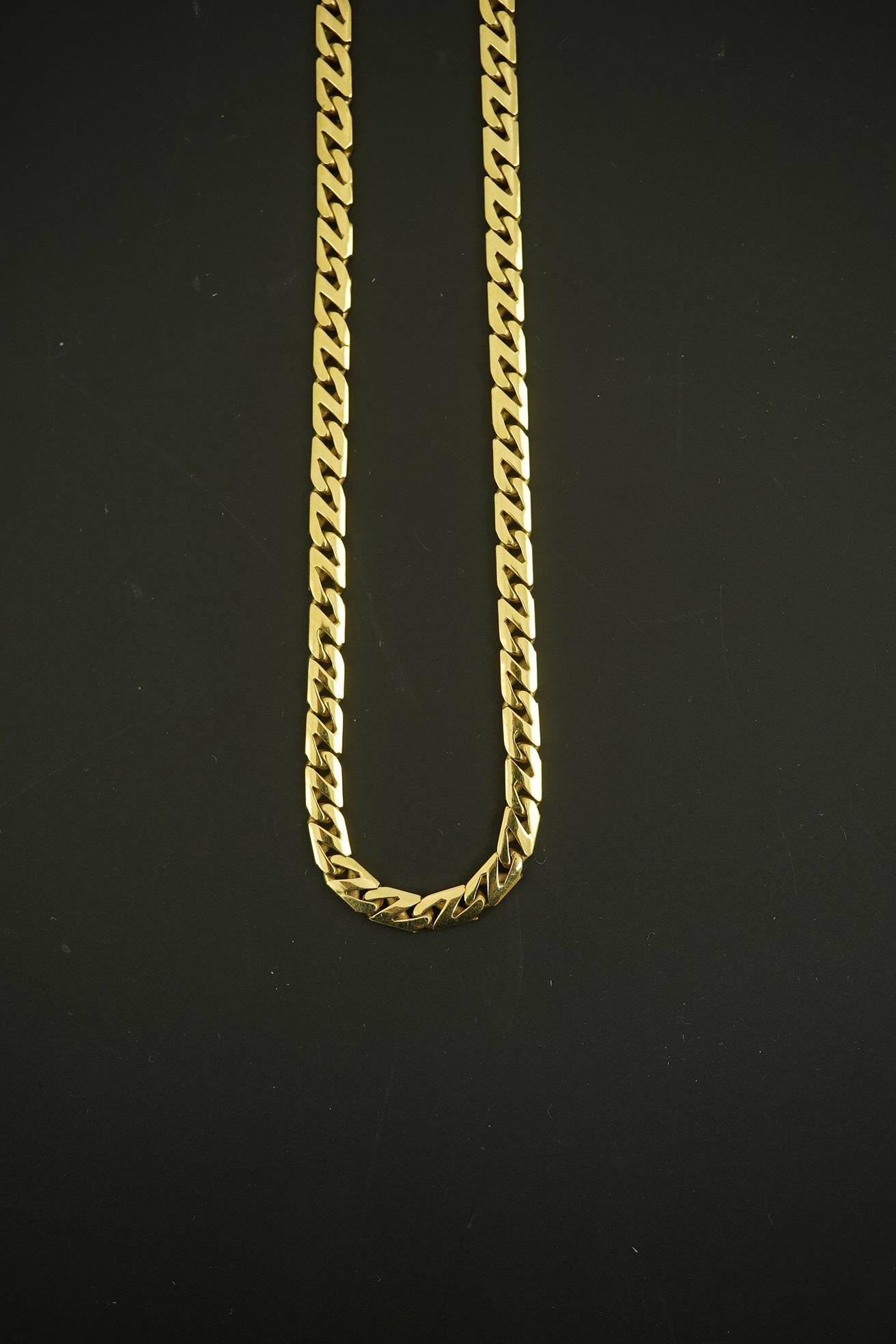 A modern 18ct gold shaped link chain